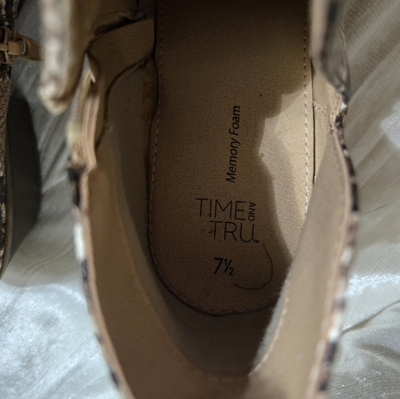 Snakeskin Ankle Boots By Time And Tru Size 7 1/2 EUC - Picture 3 of 8